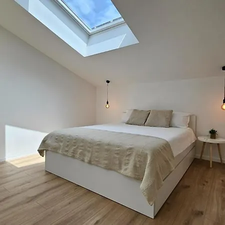 Appartement Modern House 200m From The *
