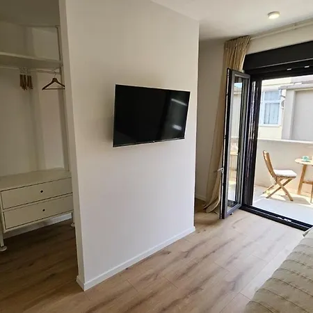 Modern House 200m From The Apartment