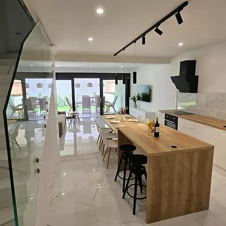 Modern House 200m From The * Fažana