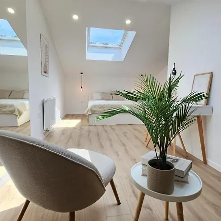 Apartment Modern House 200m From The *
