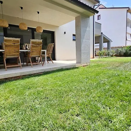 Modern House 200m From The * Fazana